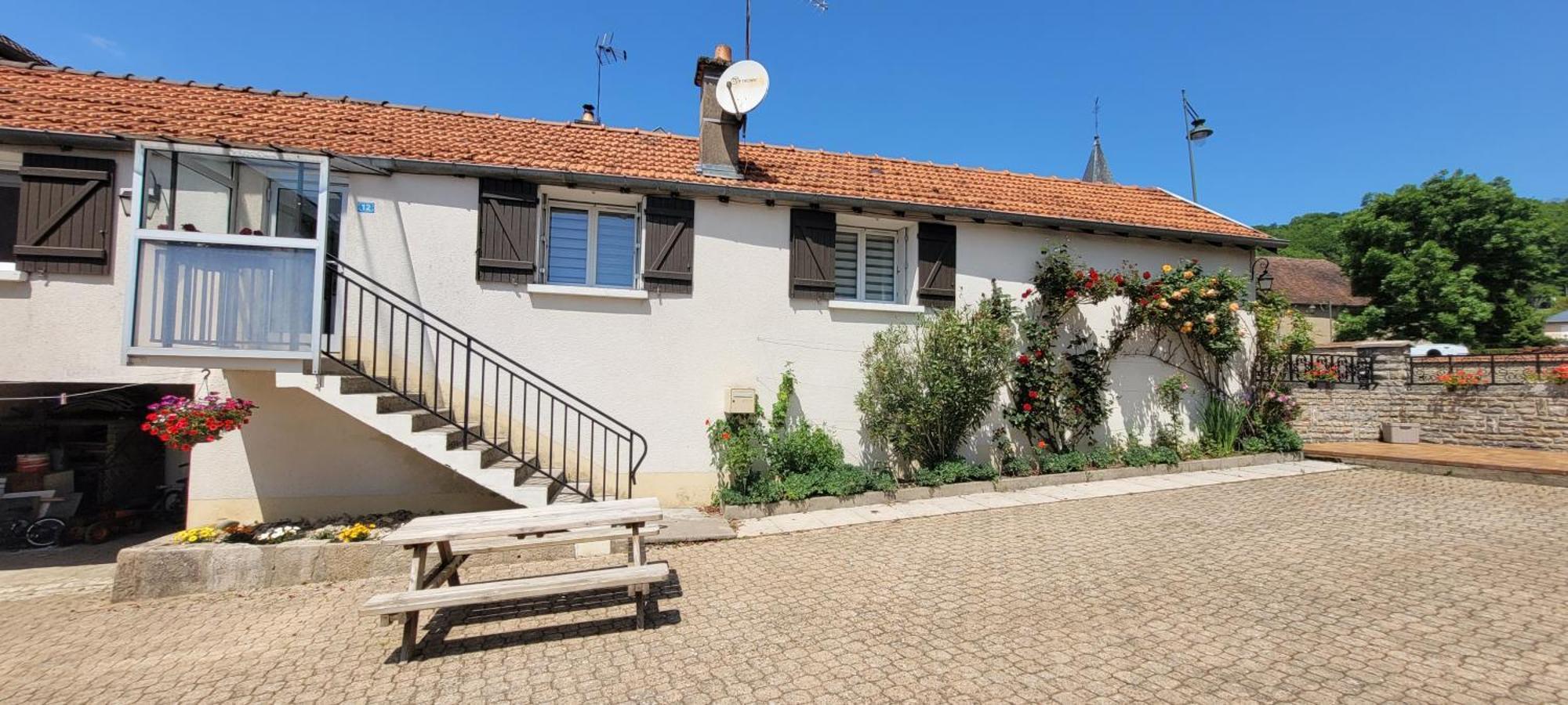 La Maison De L'Abeille De Percey Longeau-Percey Exterior photo